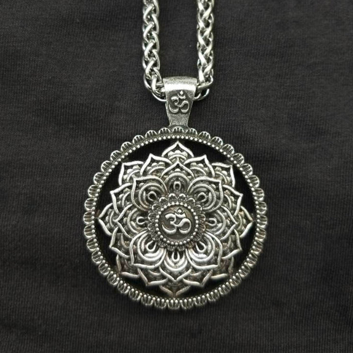 Om Lotus Mandala Halskette - Für Balance - Necklace - TaoTempel