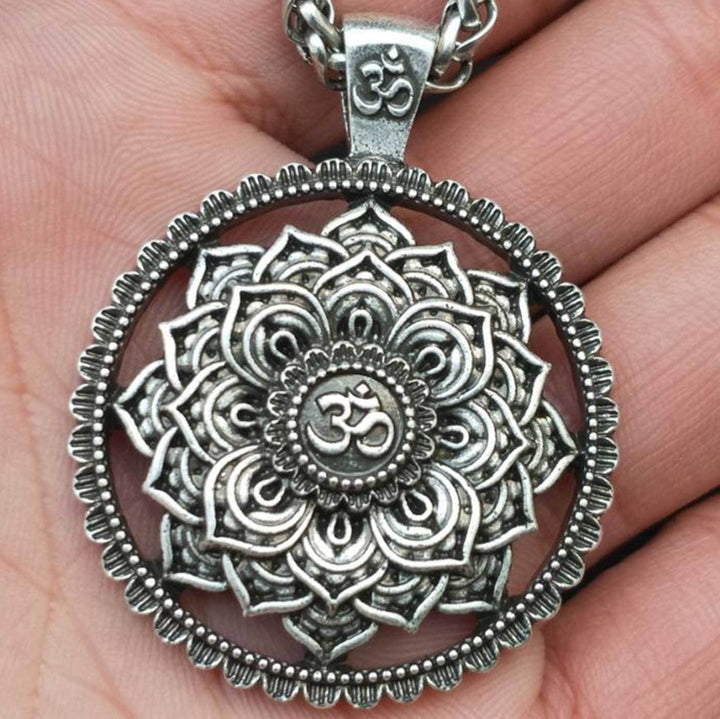 Om Lotus Mandala Halskette - Für Balance - Necklace - TaoTempel