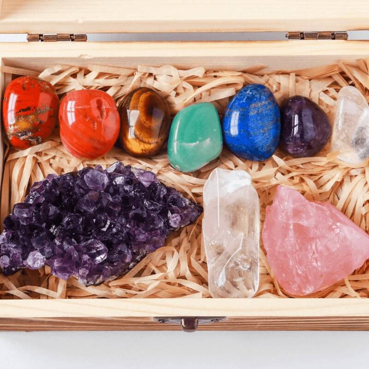 Kristall Box - Set aus 7 Chakra Steinen, Rosenquarz & Amethyst - Stones & Crystals - TaoTempel
