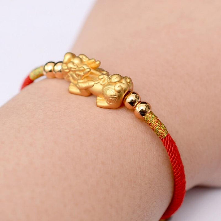Rotes Kordelarmband mit Piyao-Anhänger - Bracelet - TaoTempel