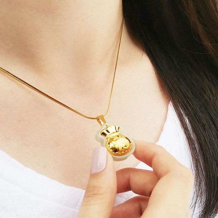 Hetische Jade-Anhänger-Halskette mit Geldbeutel für Reichtum & Glück - Necklace - TaoTempel