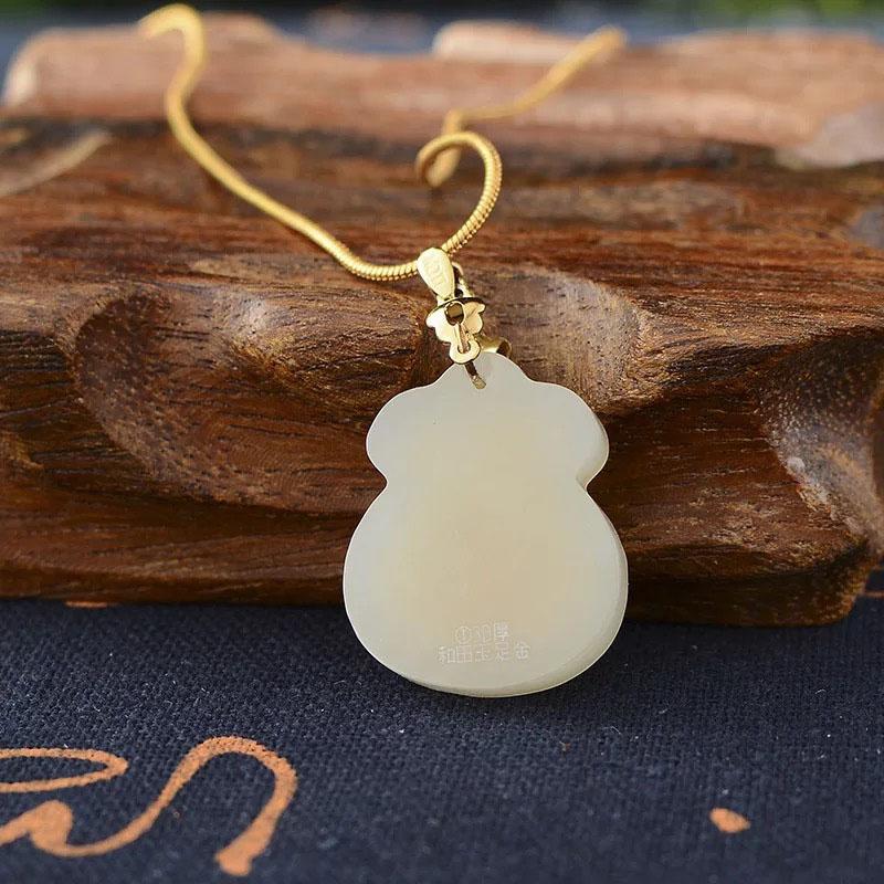 Hetische Jade-Anhänger-Halskette mit Geldbeutel für Reichtum & Glück - Necklace - TaoTempel
