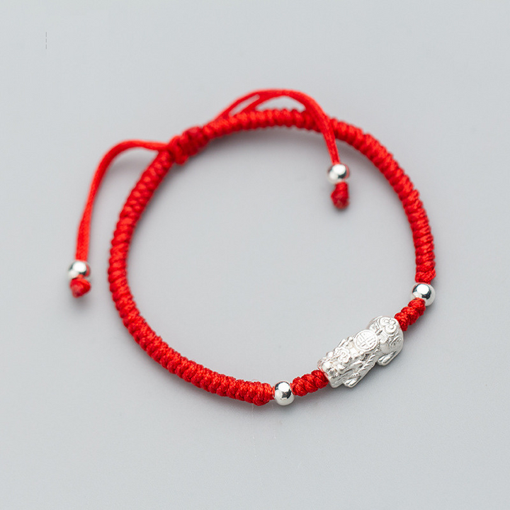 Rotes Schnurarmband mit silbernen Pixiu - Glück anziehen - Bracelet - TaoTempel