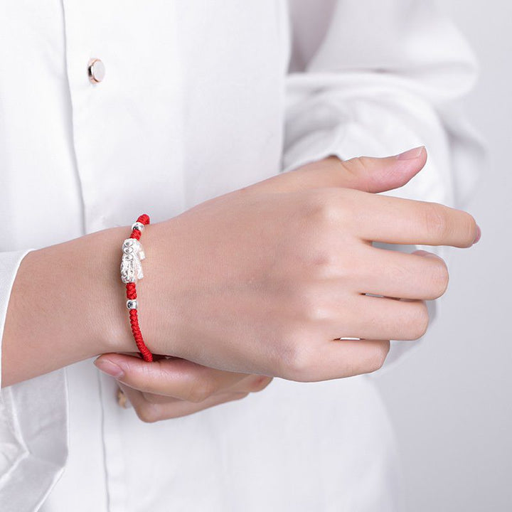Rotes Schnurarmband mit silbernen Pixiu - Glück anziehen - Bracelet - TaoTempel