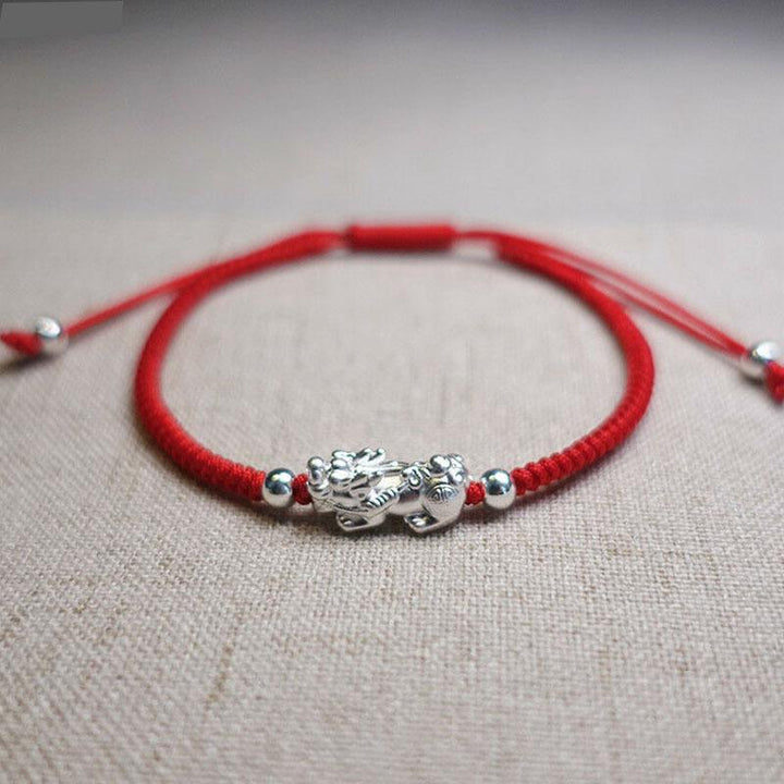 Rotes Schnurarmband mit silbernen Pixiu - Glück anziehen - Bracelet - TaoTempel