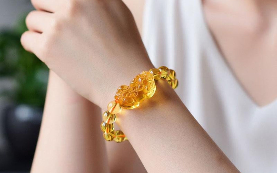 Wie man ein Feng Shui Armband mit Citrin trägt TaoTempel