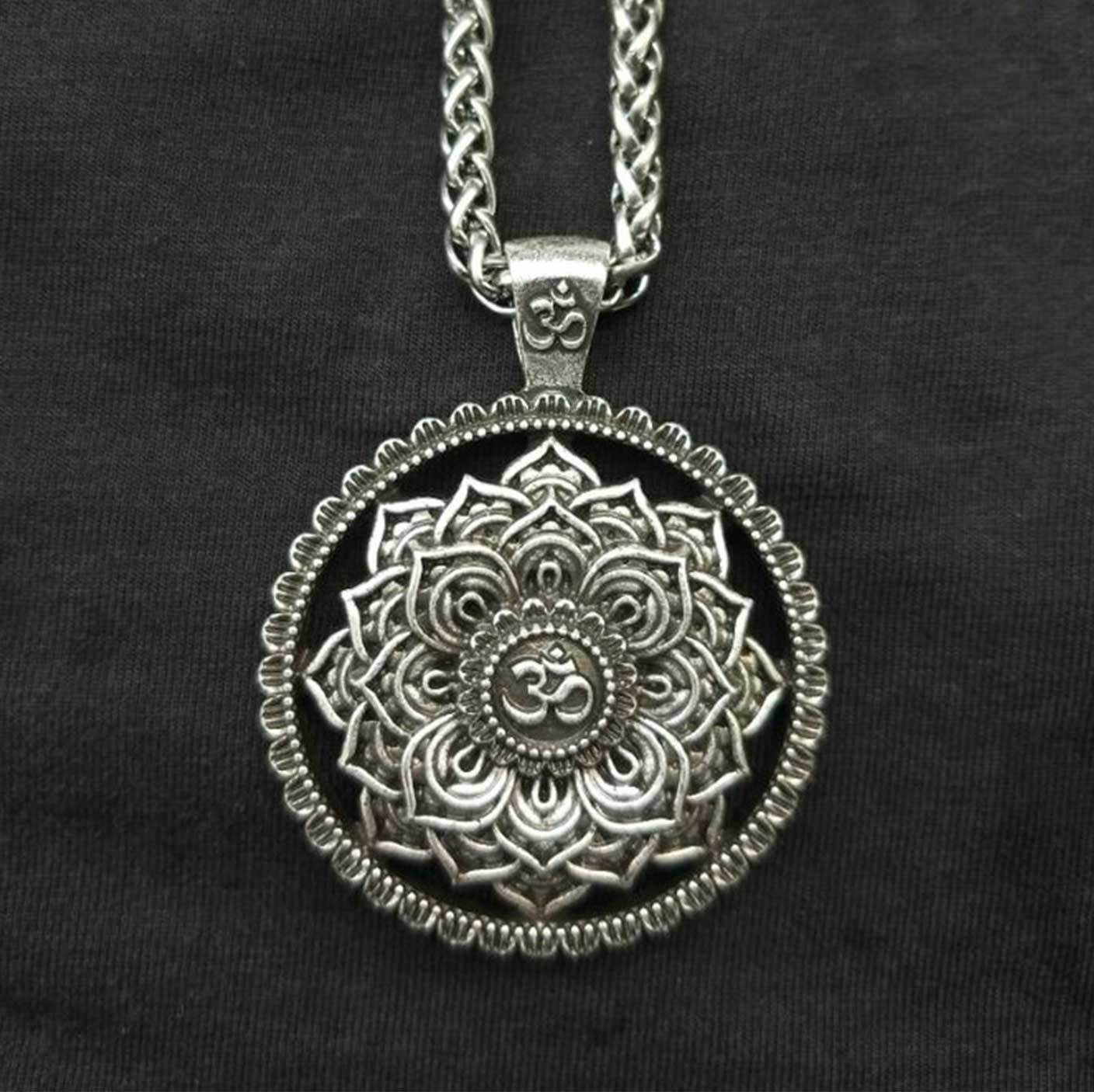 Om Lotus Mandala Halskette - Für Balance - Necklace - TaoTempel